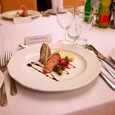 Gniecki Otel 3*